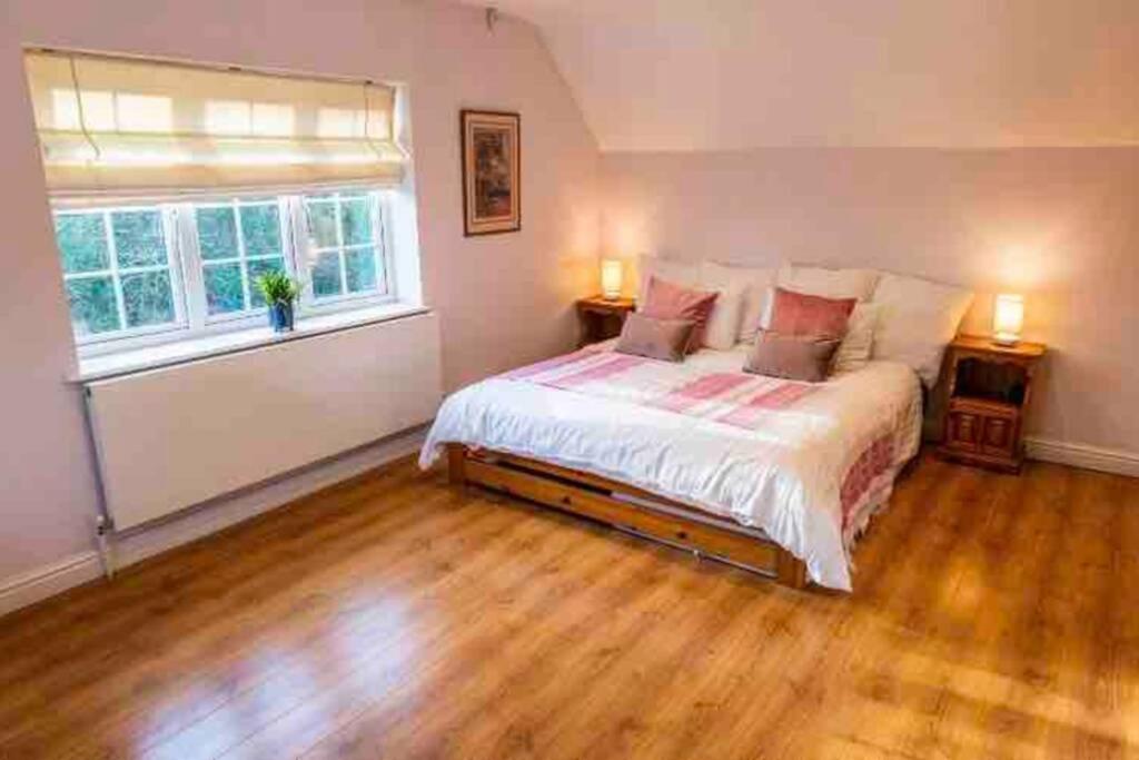 Langford Farmhouse - New Forest National Park Luxury 4Bd, Hot Tub, Cinema, 10 Acres Bartley Exterior foto